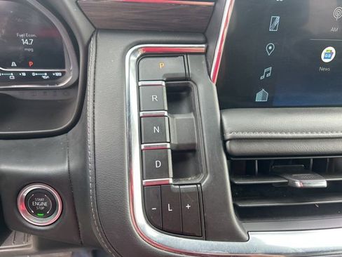 Used 2024 Chevrolet Suburban LT RWD image 26