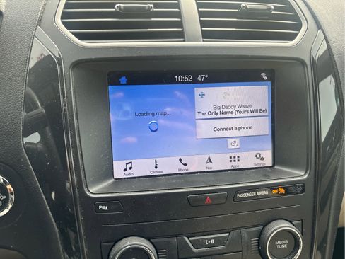 Used 2019 Ford Explorer XLT w/ Equipment Group 202A image 11