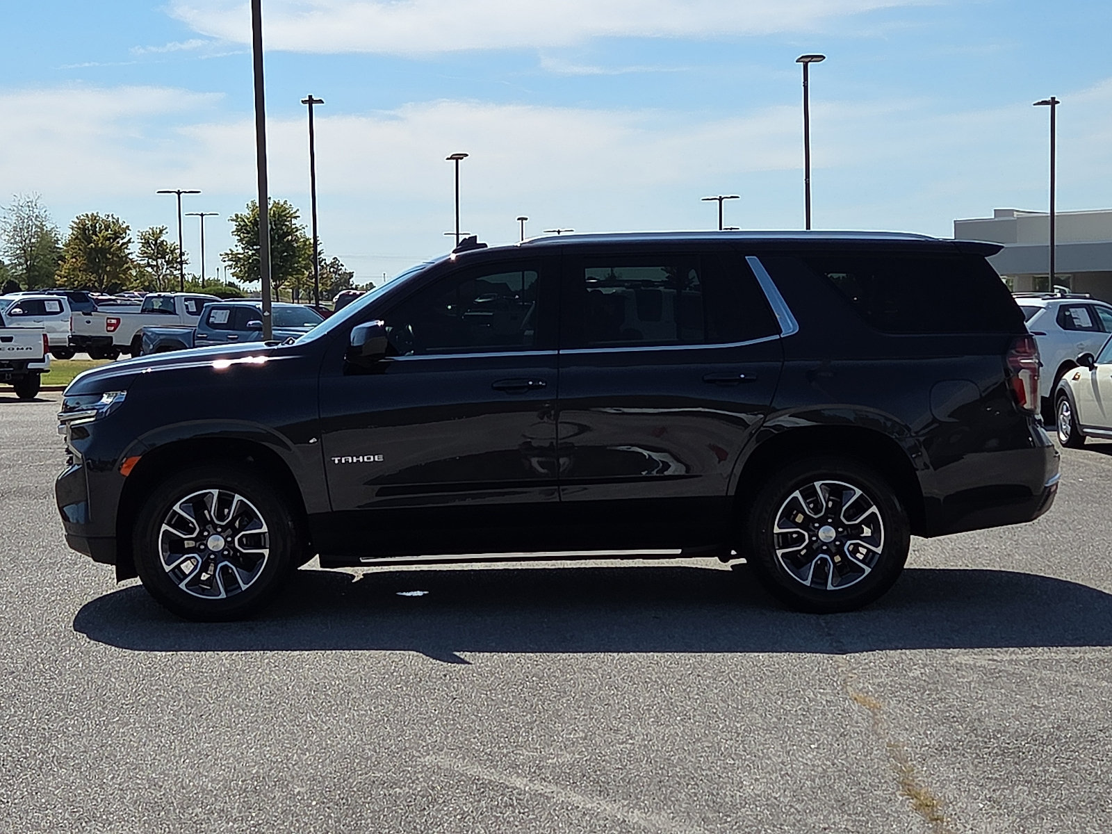 Used 2023 Chevrolet Tahoe LT AWD/4WD image 3
