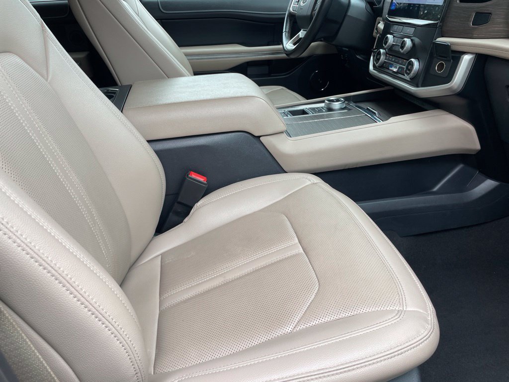 Used 2024 Ford Expedition Limited RWD image 28
