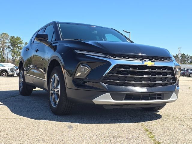Used 2024 Chevrolet Blazer LT FWD image 7