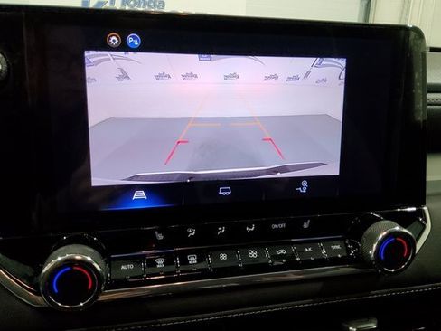 Used 2024 Chevrolet Colorado LT w/ LT Convenience Package III image 35