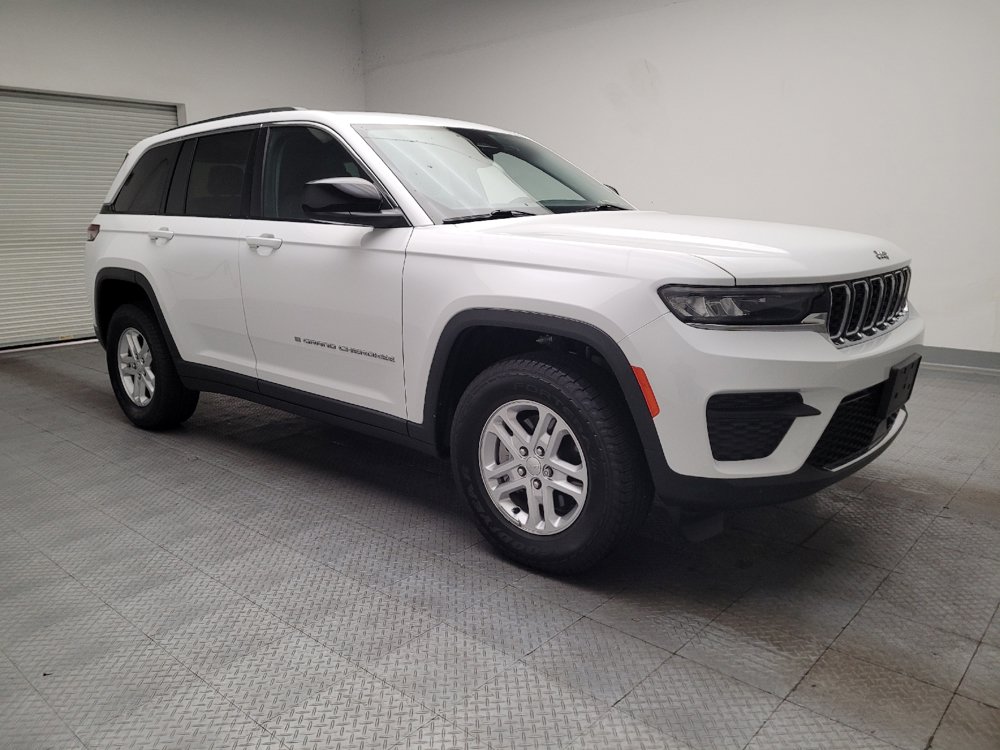 Used 2023 Jeep Grand Cherokee Laredo RWD image 13