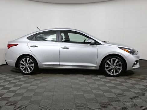 Used 2022 Hyundai Accent Limited FWD image 8
