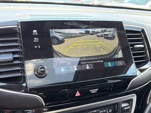 Used 2021 Honda Pilot Touring image 18