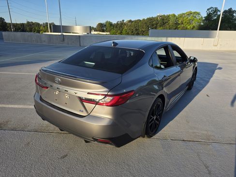 Used 2025 Toyota Camry SE w/ Convenience Package image 4