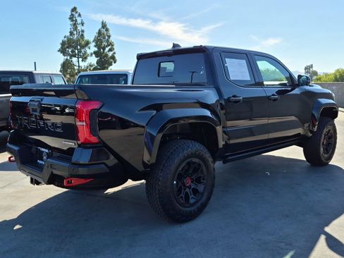Used 2025 Toyota Tacoma TRD Pro AWD/4WD image 6