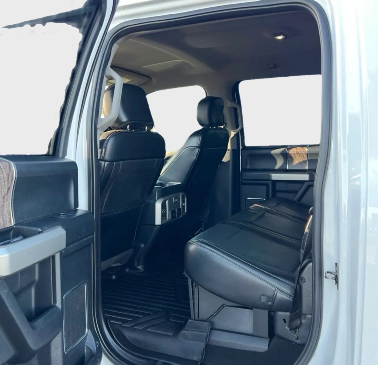 Used 2019 Ford F250 Lariat w/ Lariat Value Package AWD/4WD image 6