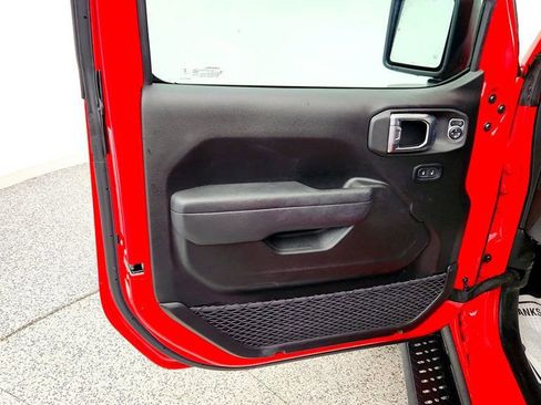 Used 2025 Jeep Wrangler Sport image 10