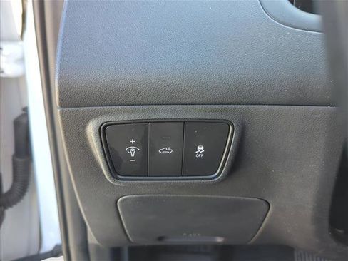 Used 2022 Hyundai Santa Cruz SEL Premium image 12