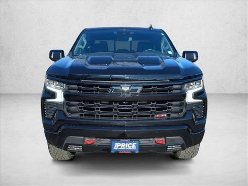 Used 2023 Chevrolet Silverado 1500 LT Trail Boss w/ Convenience Package II image 2