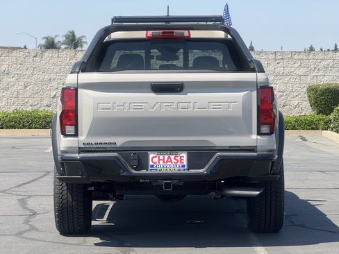 New 2026 Chevrolet Colorado Trail Boss w/ Midnight Edition AWD/4WD image 6