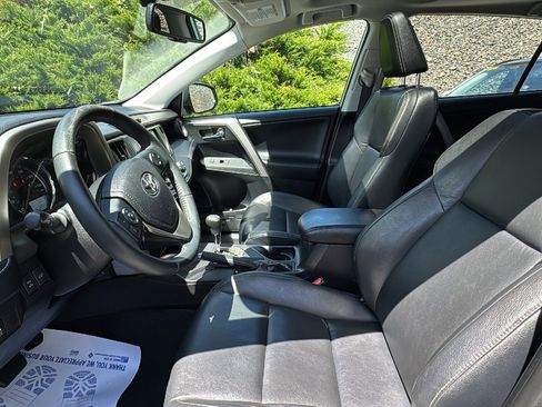 Used 2015 Toyota RAV4 Limited AWD/4WD image 13
