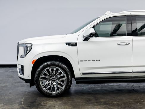 Used 2023 GMC Yukon XL Denali Ultimate image 10