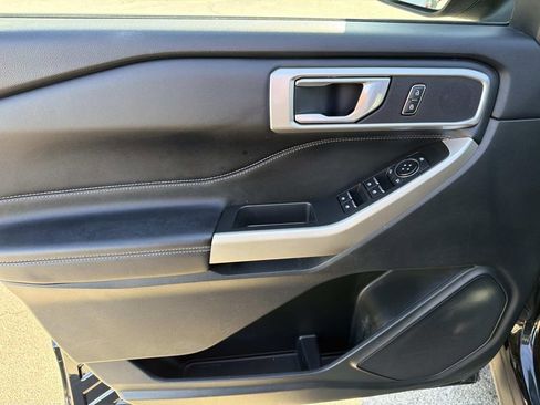 Certified 2023 Ford Explorer XLT image 16