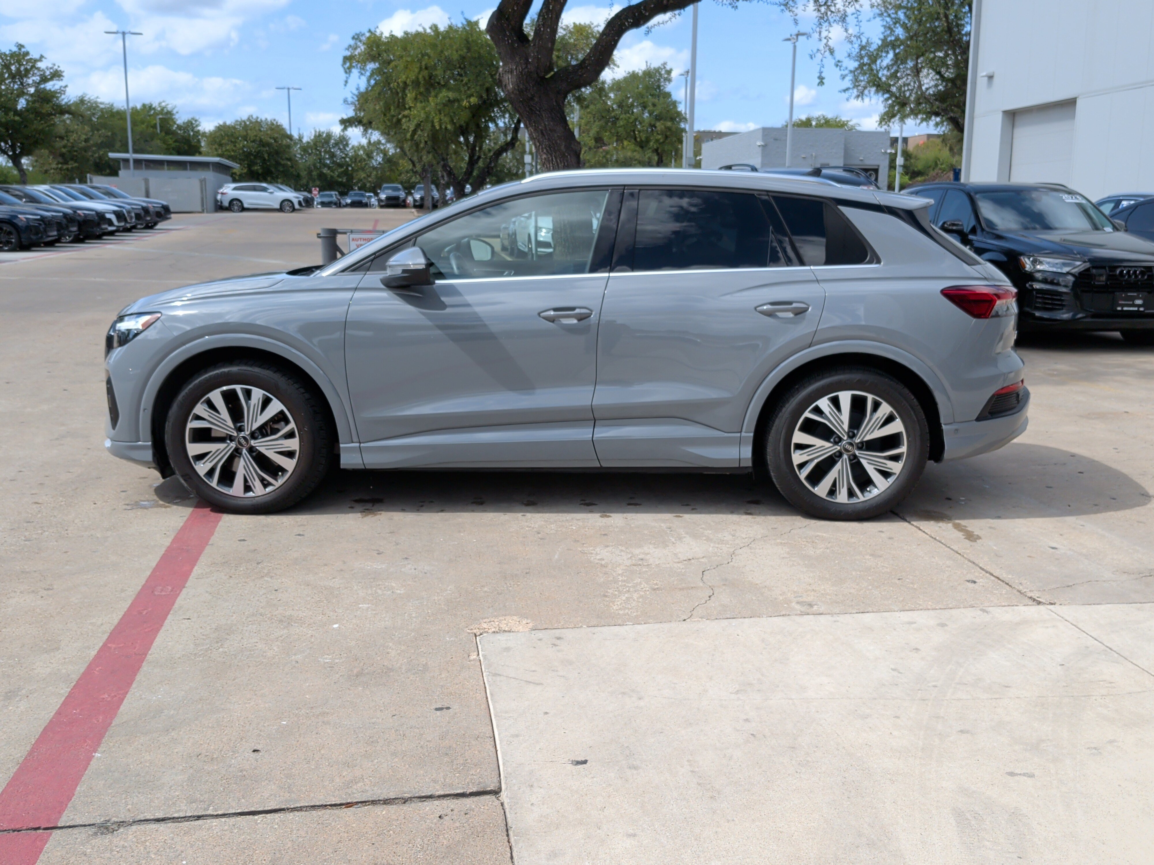 Used 2023 Audi Q4 e-tron Premium Plus w/ Premium Plus RWD image 7