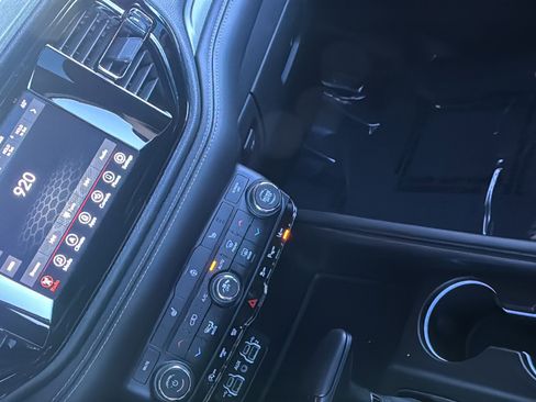 Used 2022 Dodge Durango GT image 33