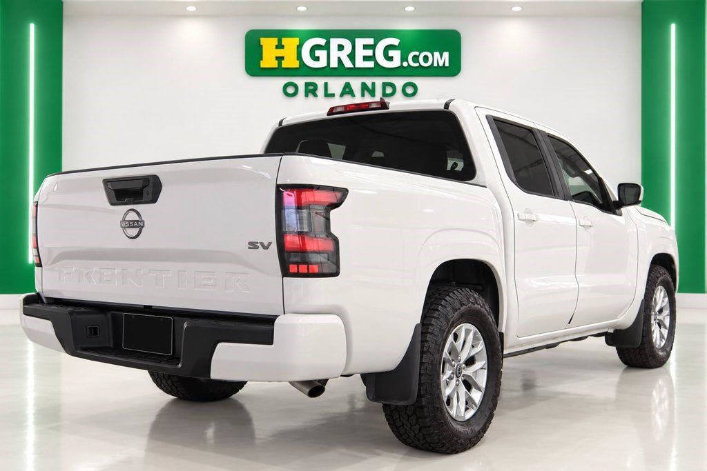Used 2024 Nissan Frontier SV RWD image 6