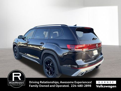 New 2026 Volkswagen Atlas Peak Edition image 6