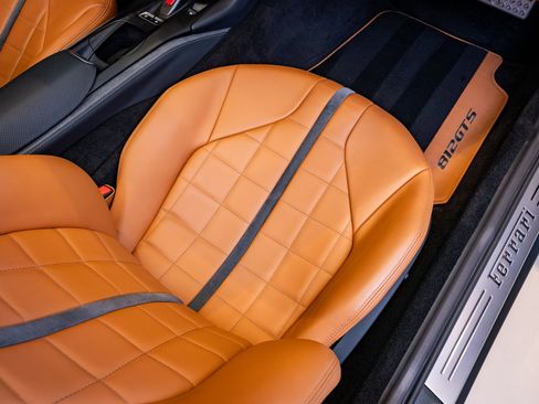 Used 2021 Ferrari 812 GTS image 20