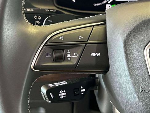 Used 2025 Audi Q8 Premium Plus image 21