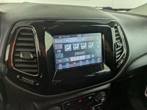 Used 2019 Jeep Compass Altitude image 24