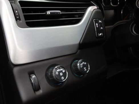 Used 2018 GMC Yukon SLE w/ SLE Value Package image 16