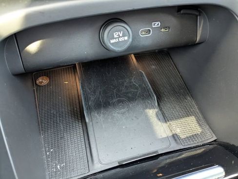 Certified 2023 Volvo C40 P8 Recharge Plus image 30