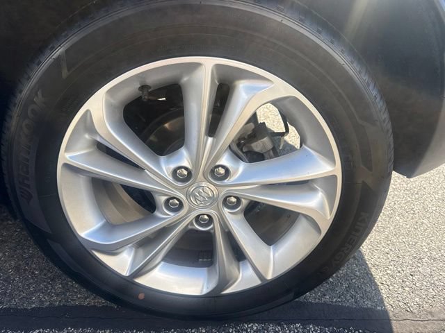 Used 2023 Buick Encore GX Preferred w/ Cold Weather Comfort Package AWD/4WD image 5