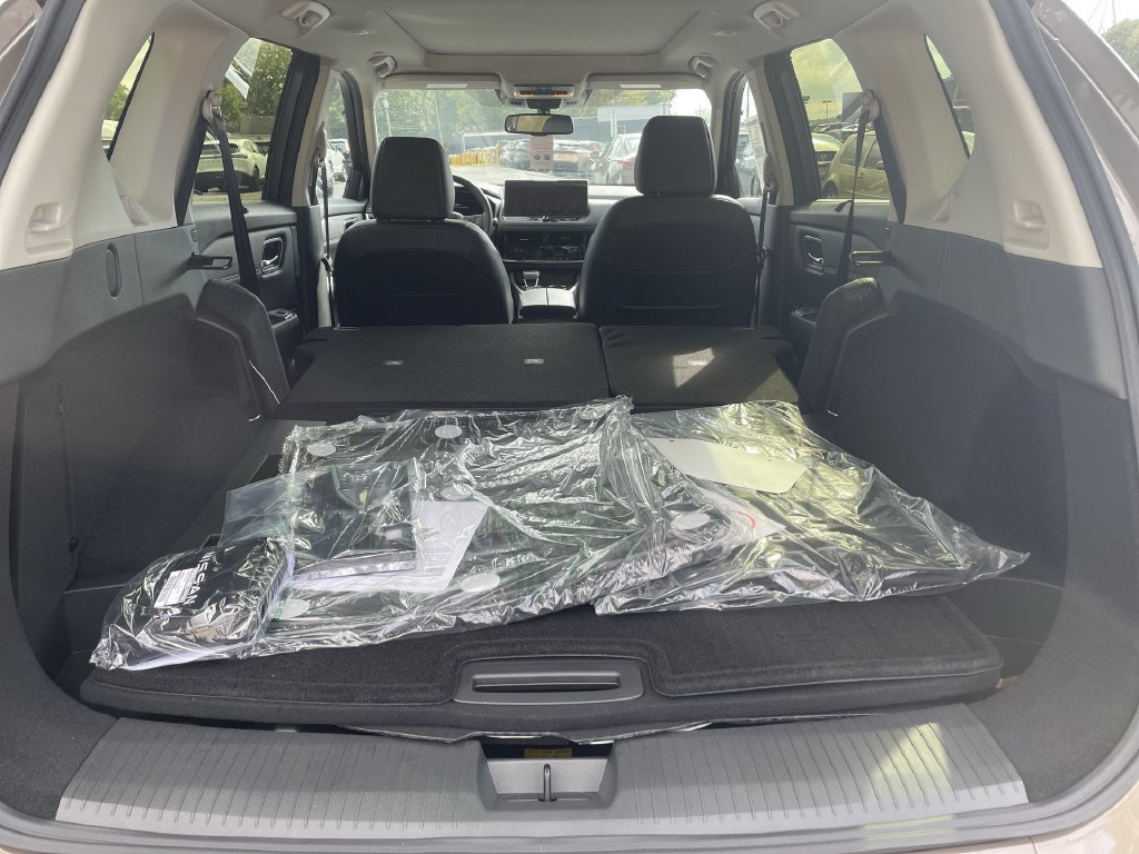 Certified 2025 Nissan Rogue SL w/ Tech Package AWD/4WD image 18