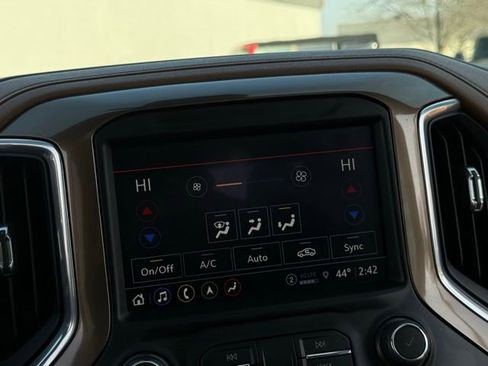 Used 2021 Chevrolet Silverado 1500 High Country image 24