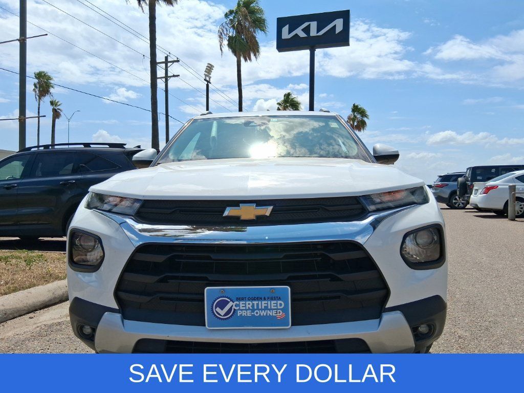 Used 2023 Chevrolet TrailBlazer LT FWD image 2