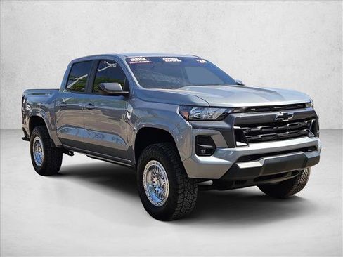 Used 2024 Chevrolet Colorado LT w/ LT Convenience Package RWD image 3