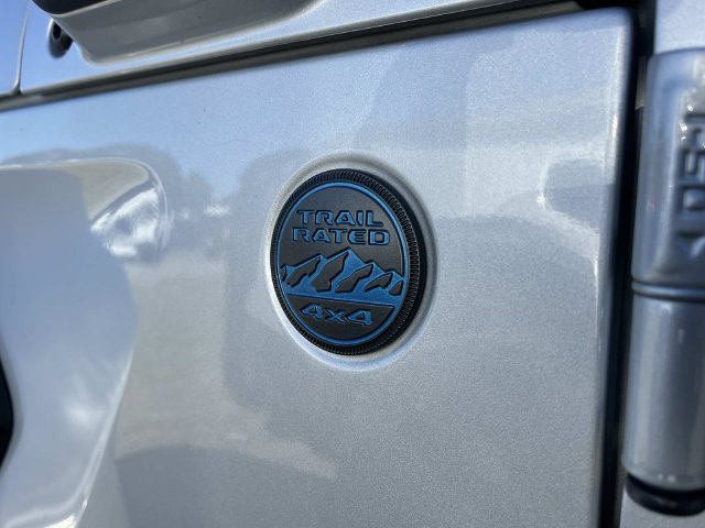 Used 2023 Jeep Wrangler Unlimited Sahara AWD/4WD image 15