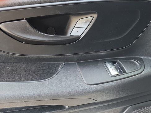 Used 2021 Mercedes-Benz Metris image 24