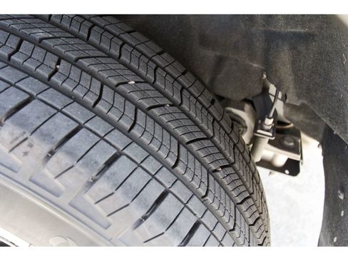Used 2025 Jeep Grand Cherokee Altitude RWD image 33