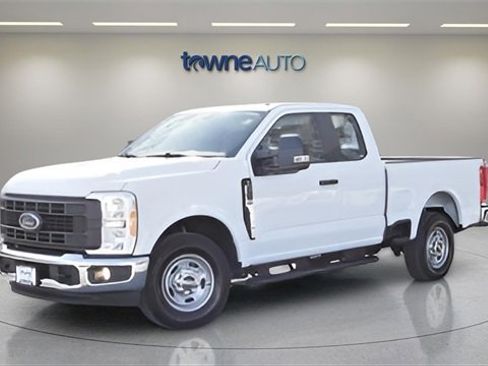 Used 2023 Ford F250 XL w/ XL Chrome Package image 1