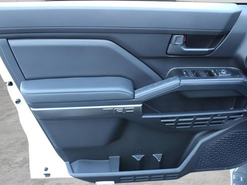 Used 2025 Toyota 4Runner TRD Off-Road image 17