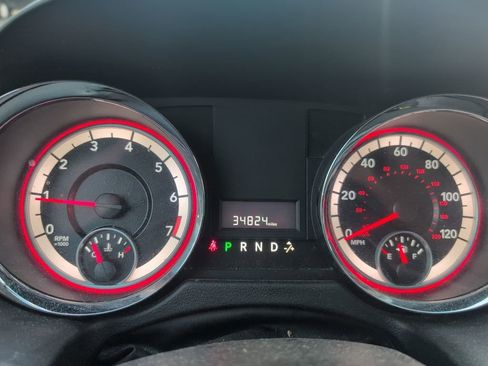 Used 2014 RAM C/V Tradesman image 12