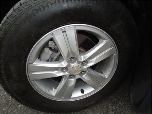 Used 2022 Chevrolet Trax LS w/ Tint and Cruise Package image 22