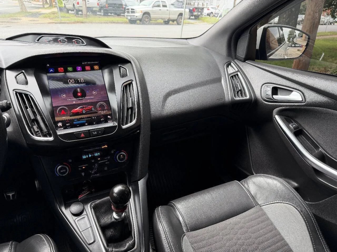 Used 2018 Ford Focus ST w/ Equipment Group 401A FWD image 17