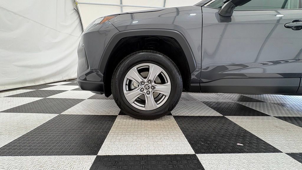 Used 2024 Toyota RAV4 XLE FWD image 10