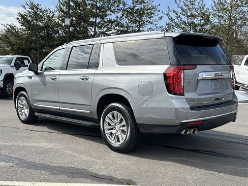 Used 2023 GMC Yukon XL Denali image 3