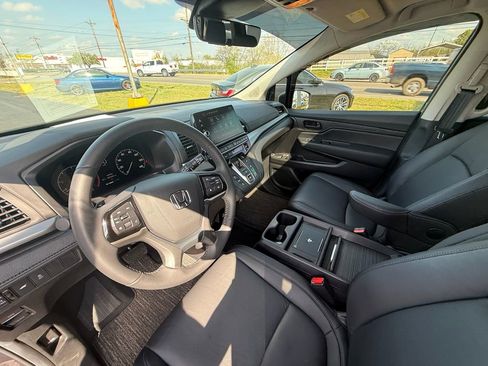 Used 2025 Honda Odyssey EX-L image 13