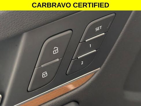 Used 2022 Audi Q5 2.0T Premium w/ Convenience Package AWD/4WD image 11