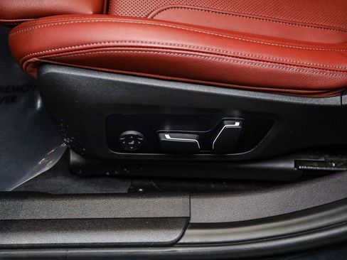 Certified 2024 BMW 330i Sedan w/ Convenience Package image 22