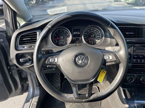Used 2019 Volkswagen Golf S image 14