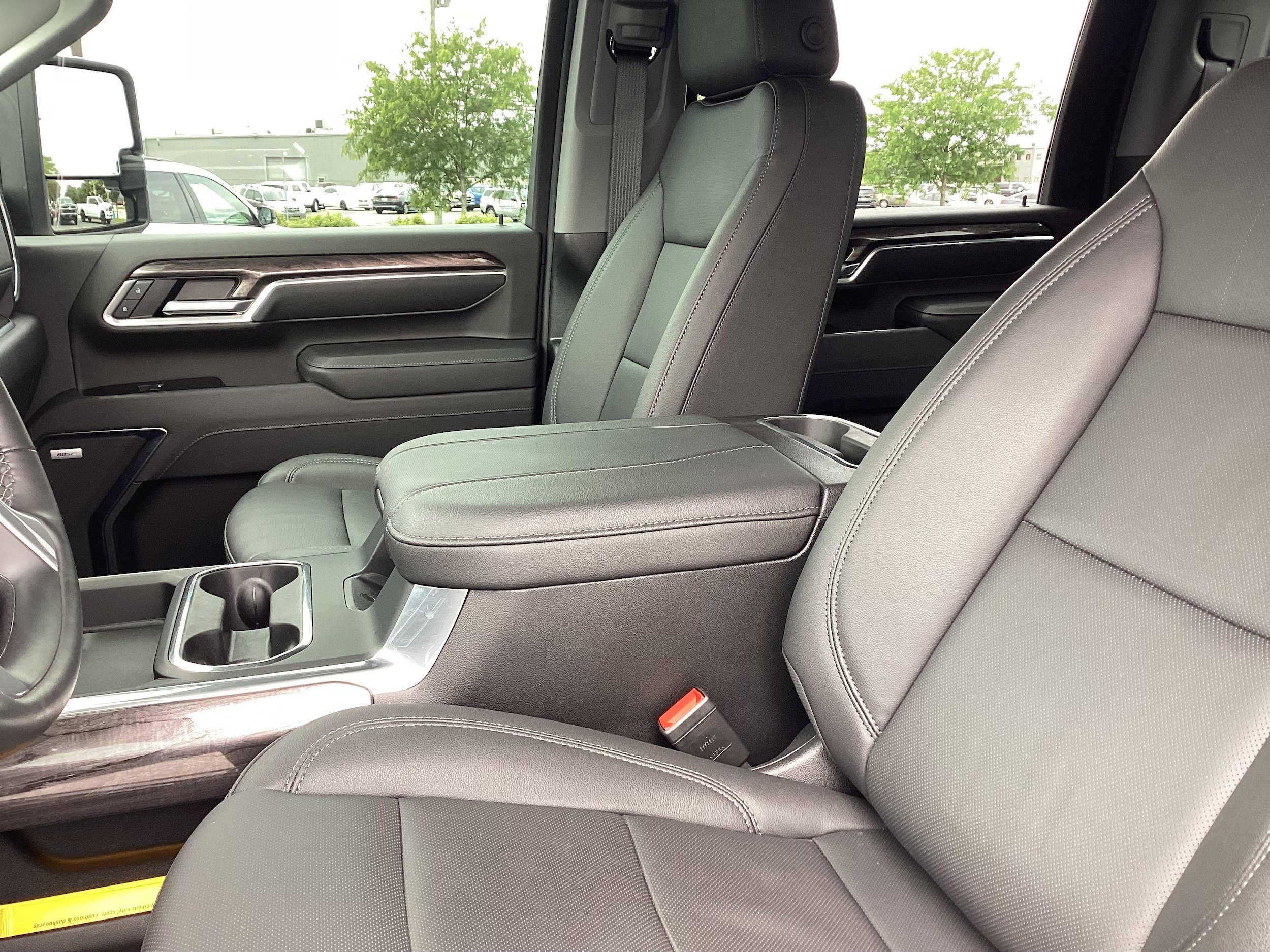 Used 2026 Chevrolet Silverado 2500 LTZ w/ LTZ Premium Package AWD/4WD image 14