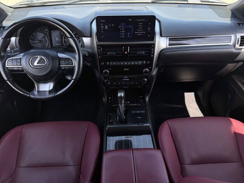 Used 2023 Lexus GX 460 Premium w/ Accessory Package image 10