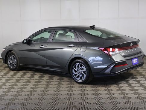 Used 2024 Hyundai Elantra SEL FWD image 8